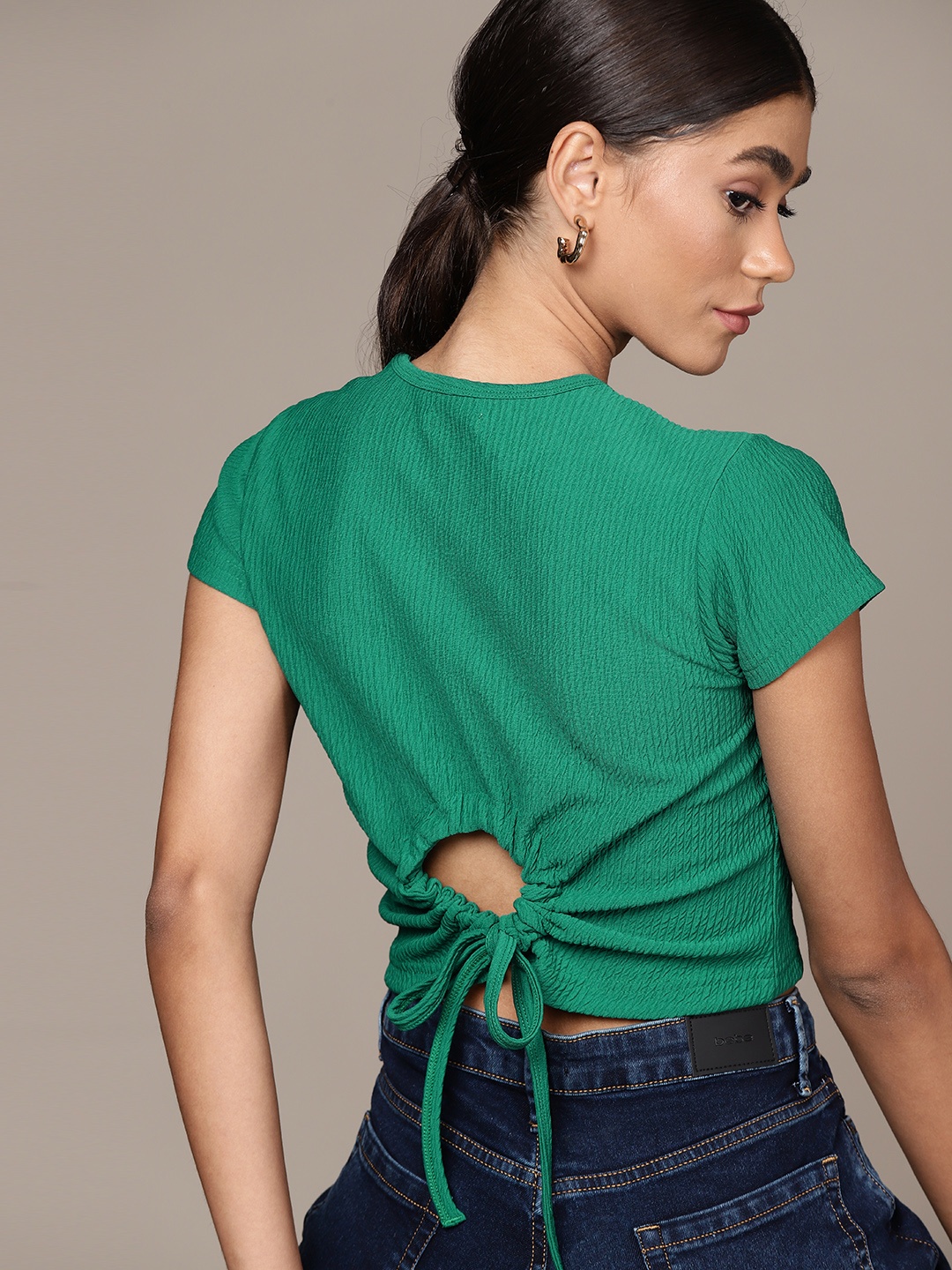 

bebe Women Aventurine Brighter Basics Style Back Cropped Top, Green