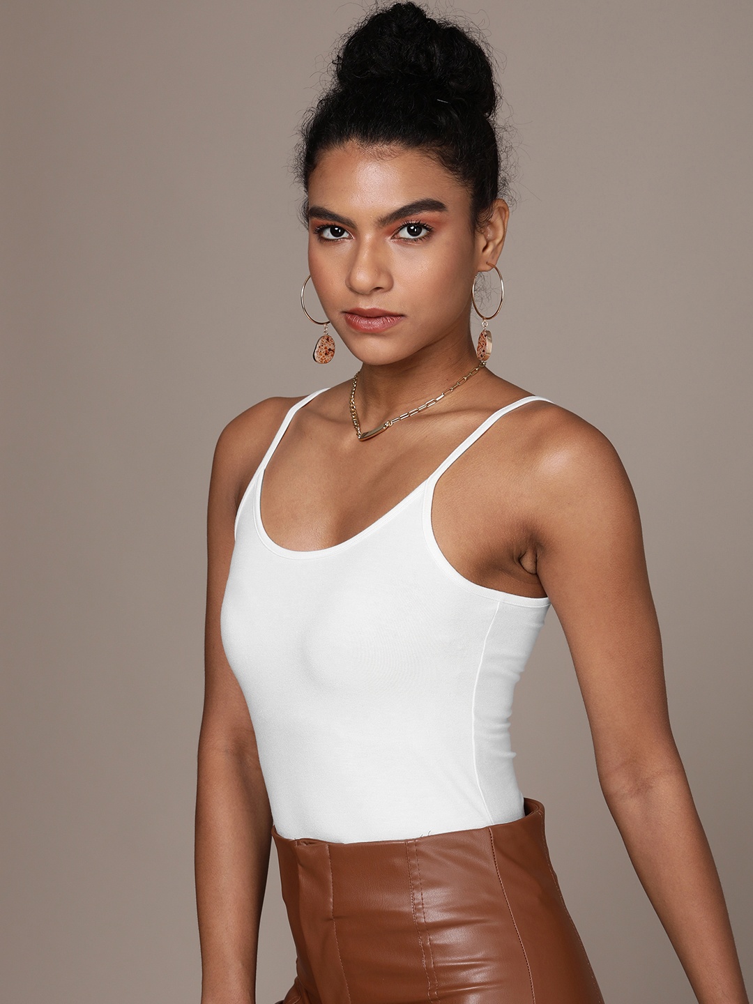 

bebe Women Egret Essential Solid Tank Top, White