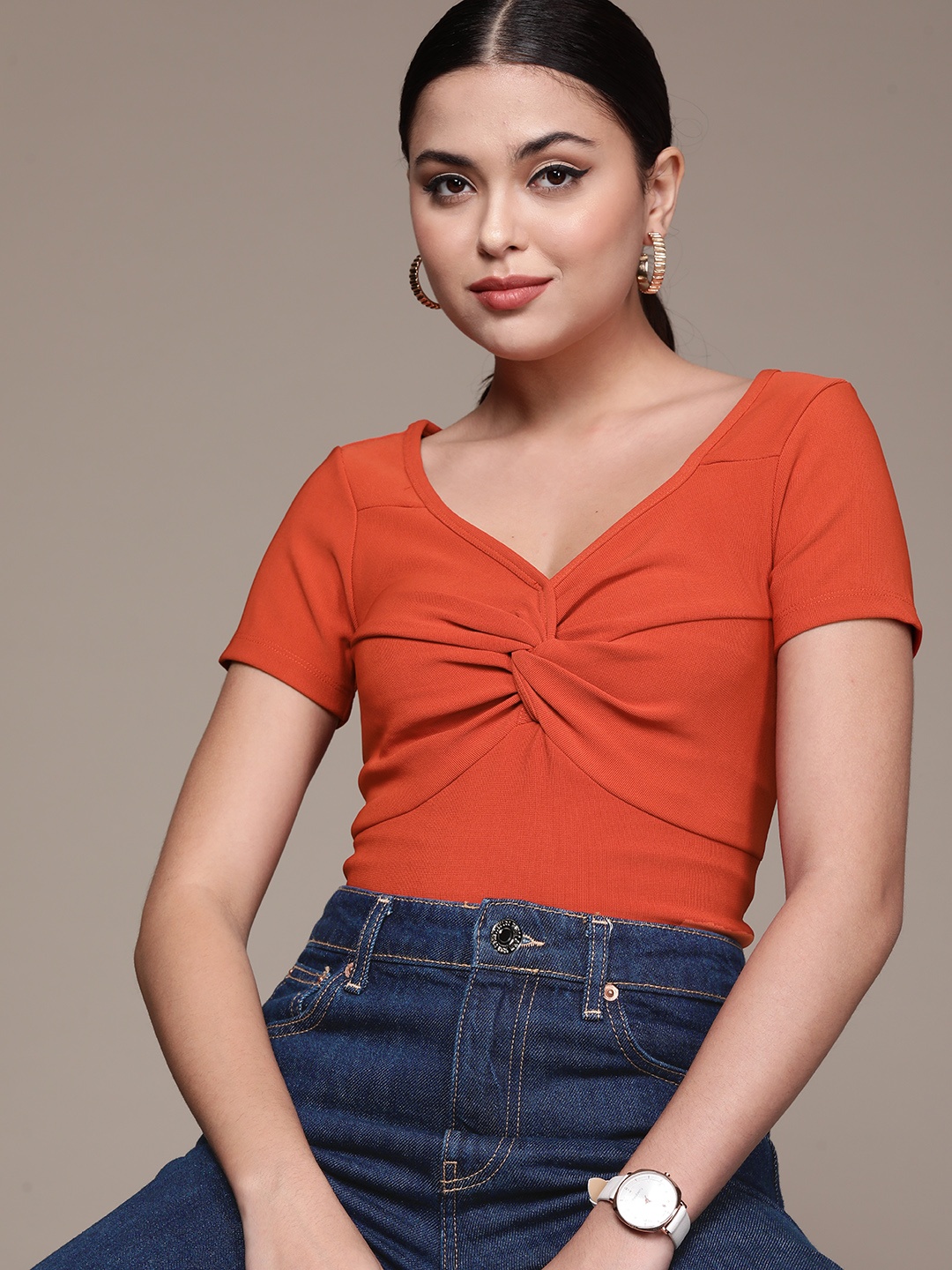 

bebe Fall Rust Orange Dose of Vitamin Twisted Top