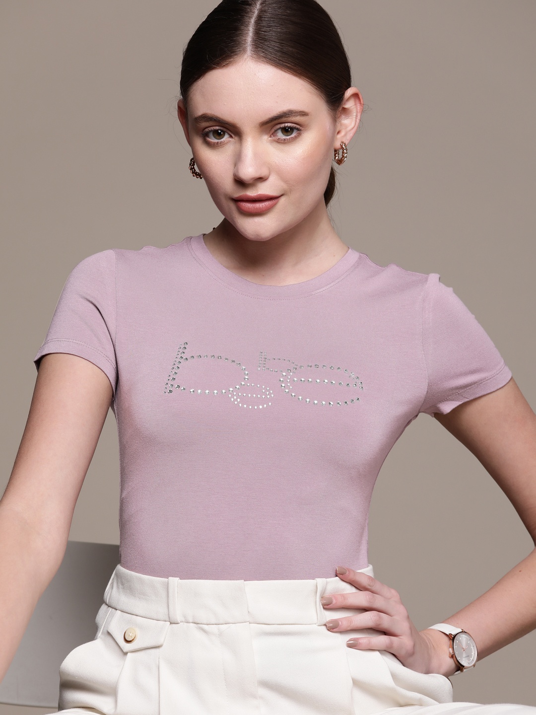 

bebe Women Mauve Season Staples Typography T-shirt