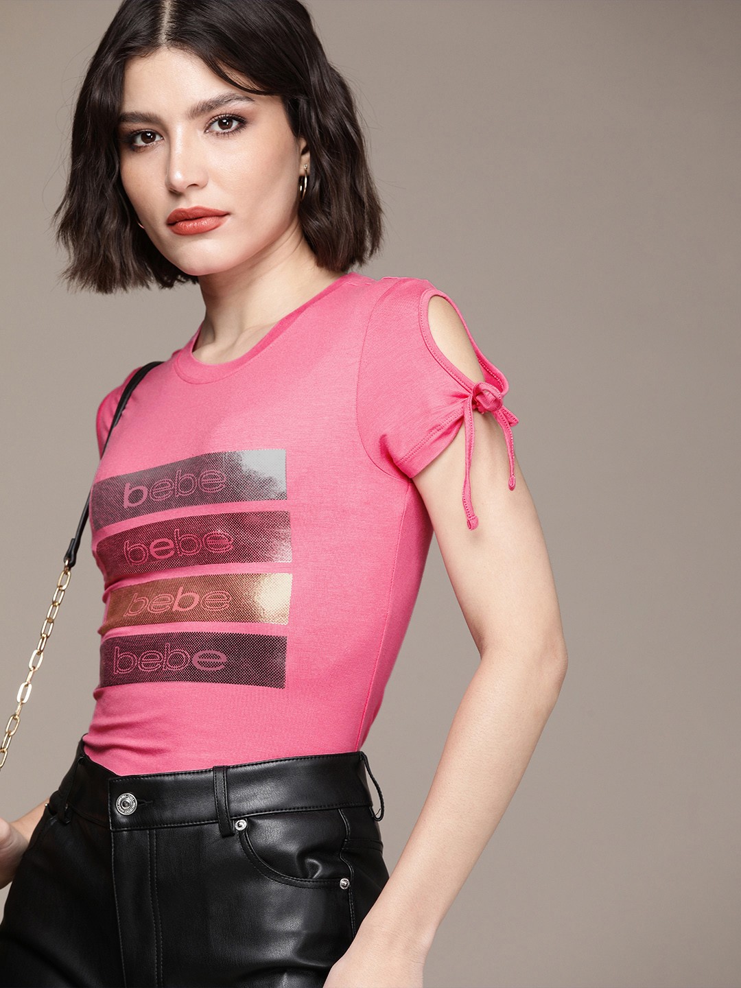 

bebe Women Sangria Sunset Essential Printed Applique Slim Fit Casual T-shirt, Pink