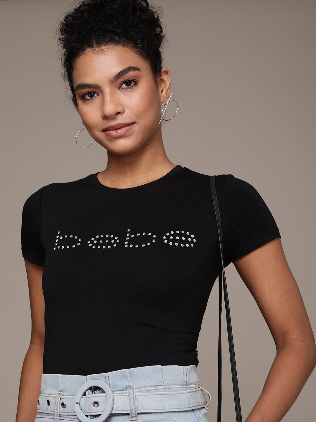 

bebe Women Black Essential Embellished T-shirt