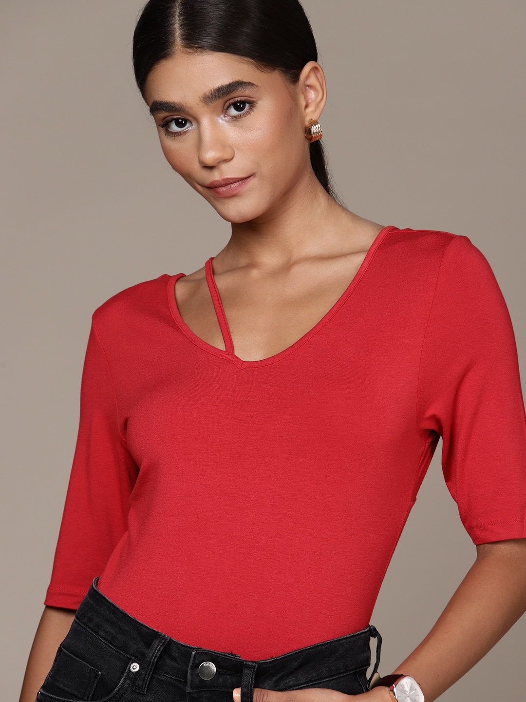 

bebe Women True Red Brighter Basics Cut-Out T-shirt