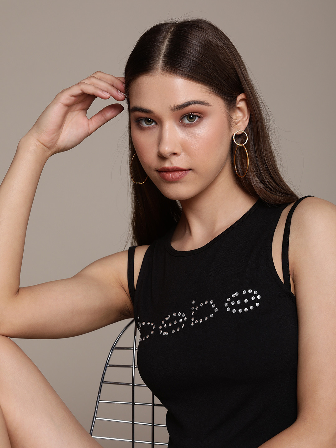 

bebe Women Black Essential Solid Beads & Stones Detailing Slim Fit Casual T-shirt