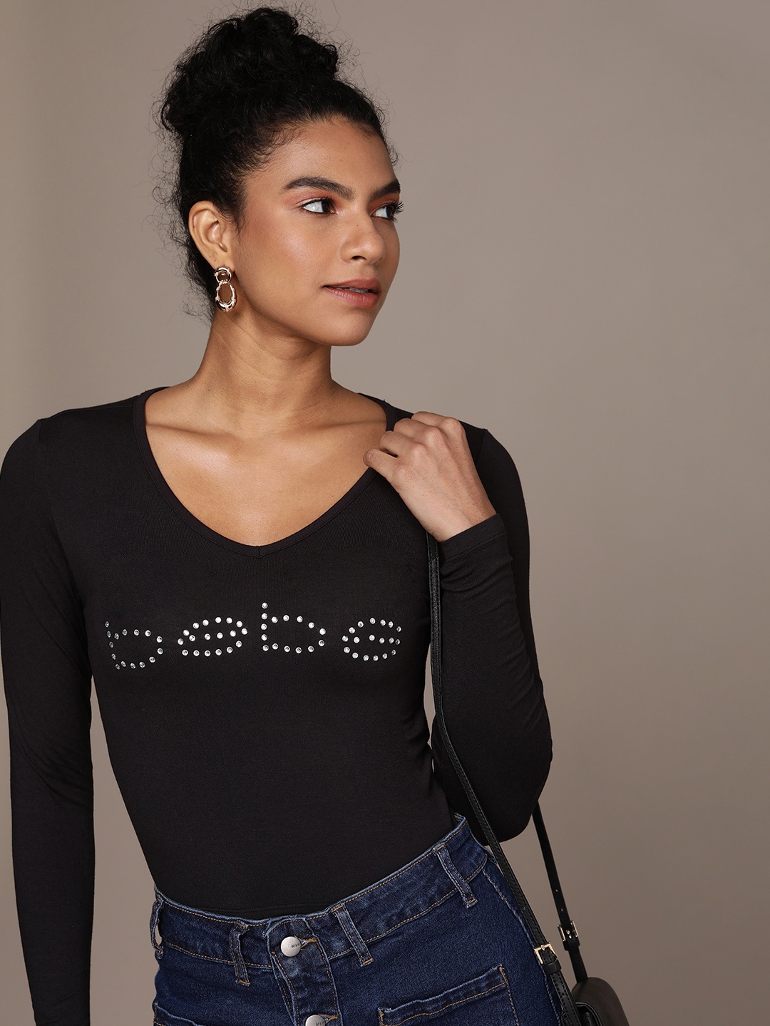 

bebe Women Black Essential Brand Logo Embellished V-Neck T-shirt