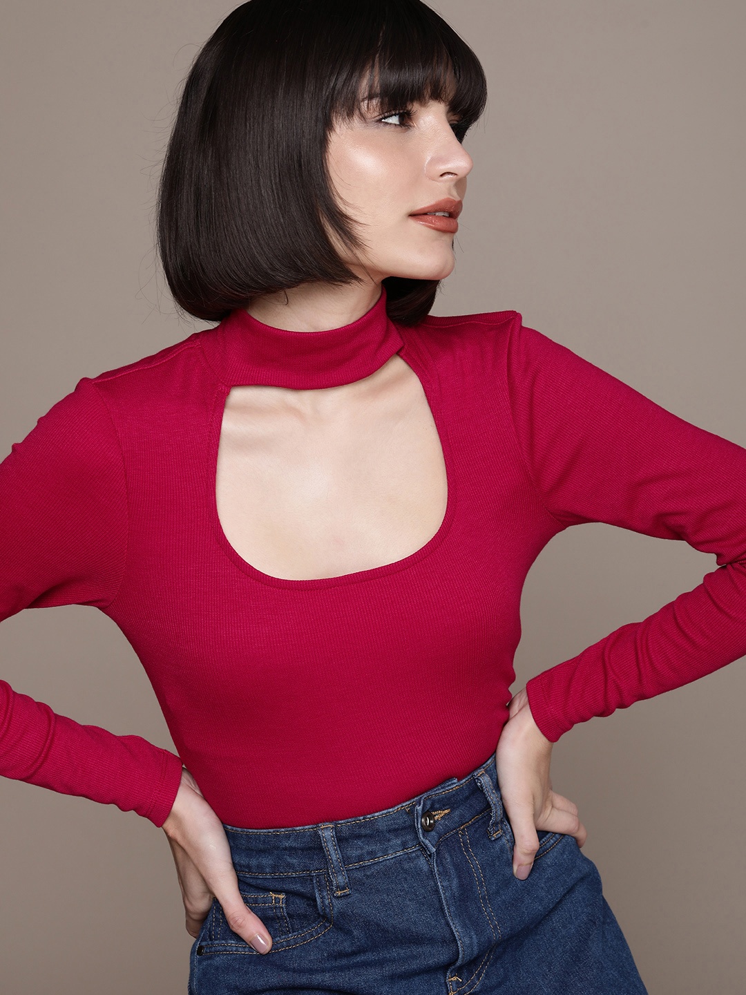 

bebe Women Red Striped Scoop Neck Slim Fit T-shirt
