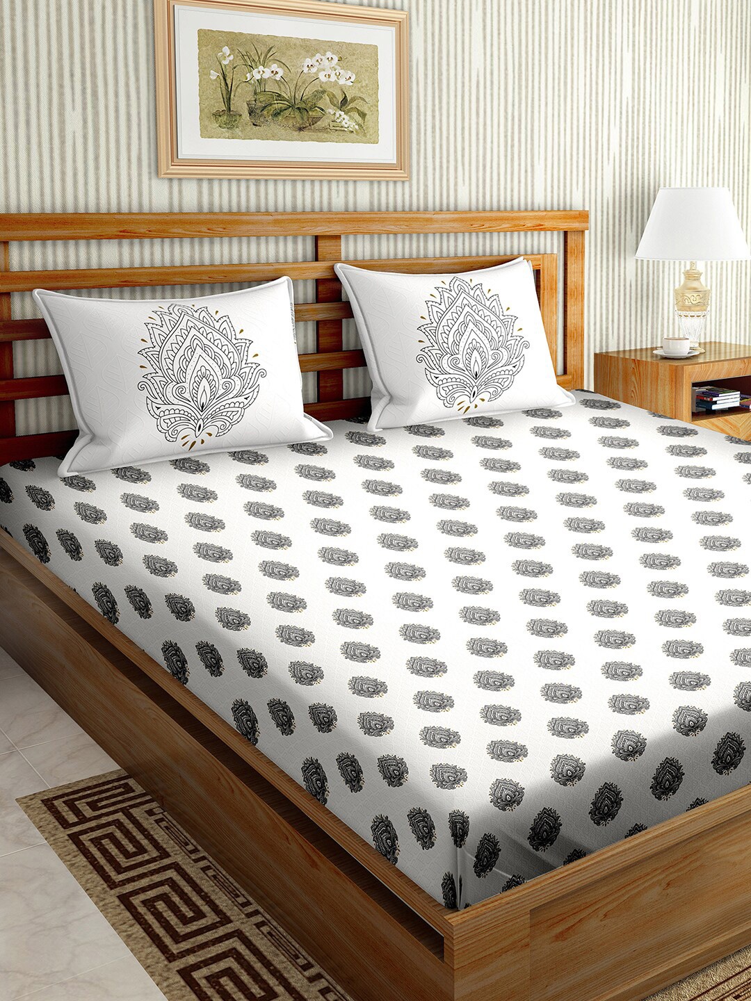

BELLA CASA Grey & Black Ethnic Motifs 180 TC Cotton King Bedsheet with 2 Pillow Covers