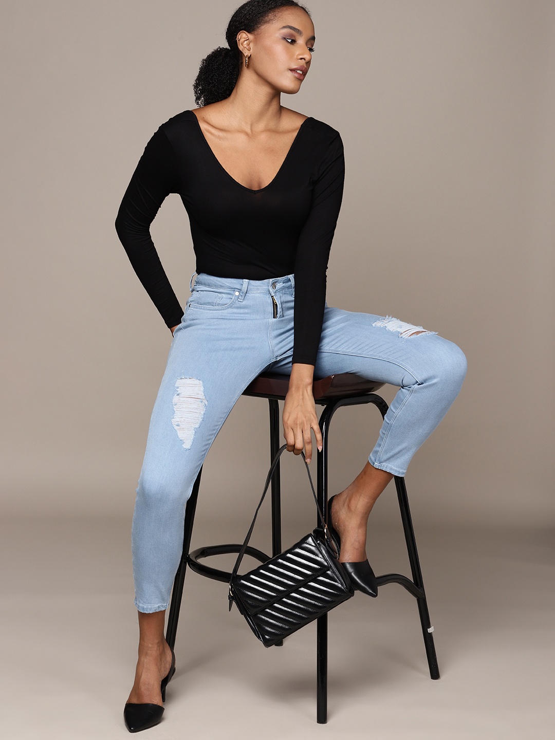 

bebe Women Black Season Staples Solid V-Neck Body Suit
