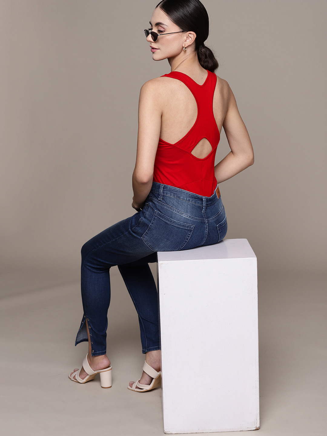 

bebe Women Beetroot Season Staple Cut-Out Back Bodysuit, Red