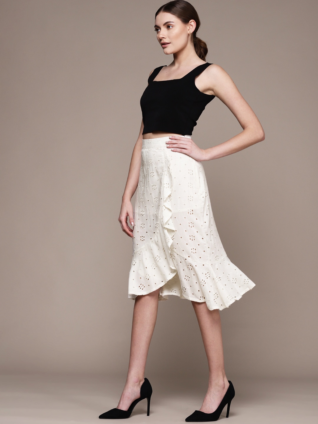 

bebe Women Egret Soft Romance Schiffli Embroidered Tulip Skirt, White
