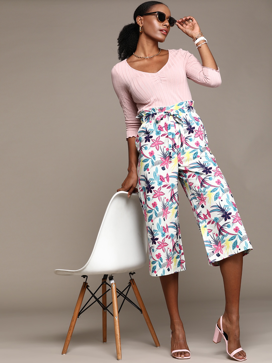 

bebe Women Optic White & Pink Guava Vibrant Vacay Printed Culottes
