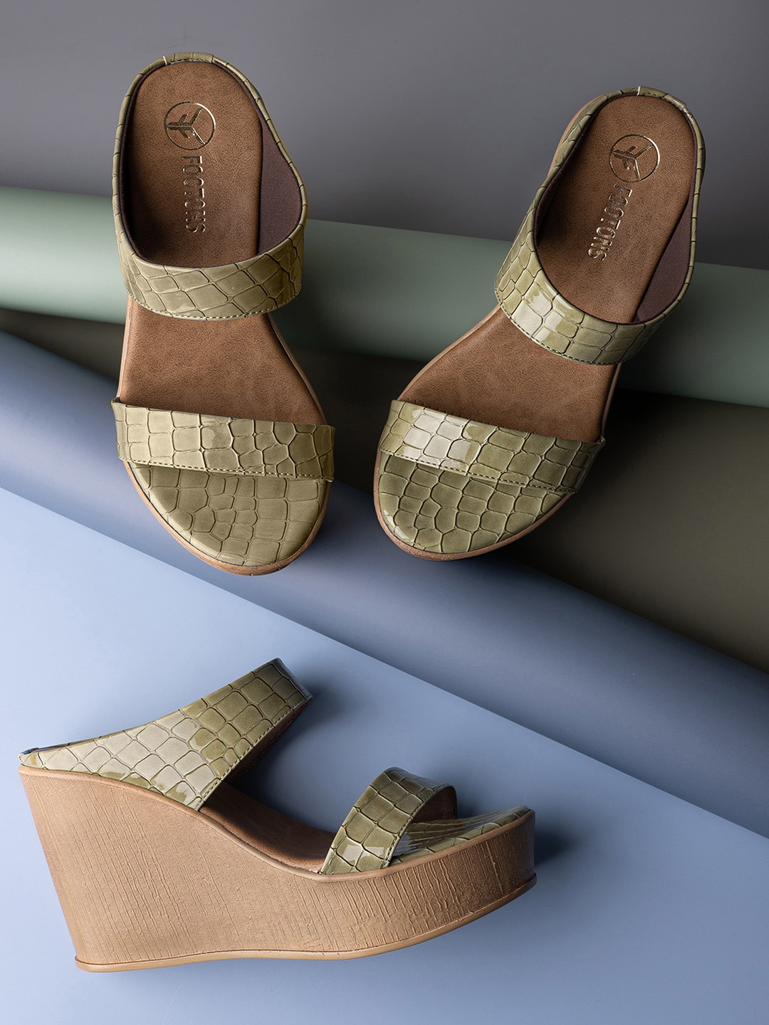 

FOOTONS Women Green Textured Wedges