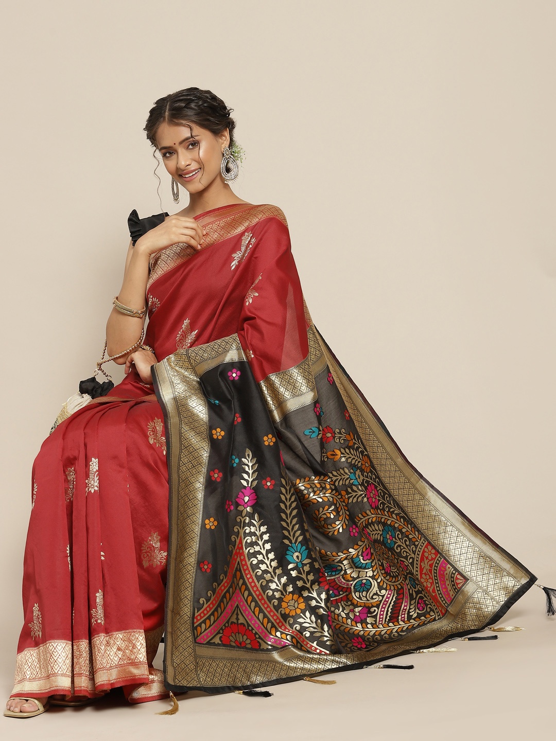 

Somras Maroon & Black Ethnic Motifs Zari Silk Blend Saree