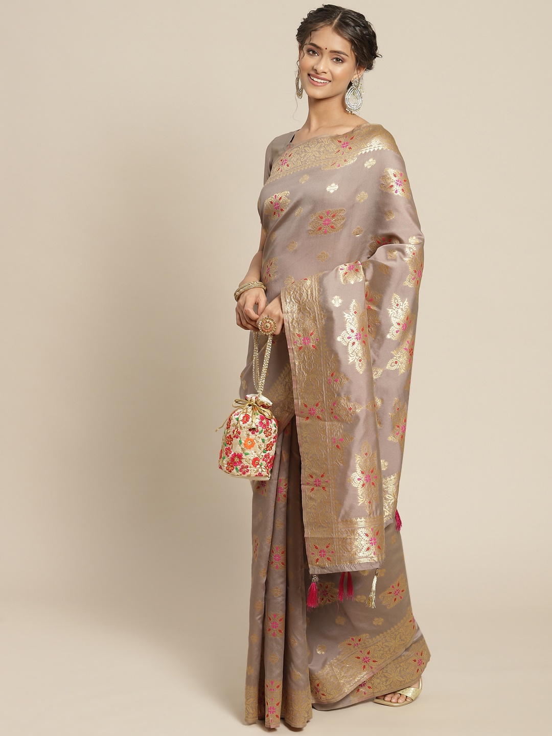 

Somras Grey & Golden Ethnic Motifs Zari Silk Blend Saree