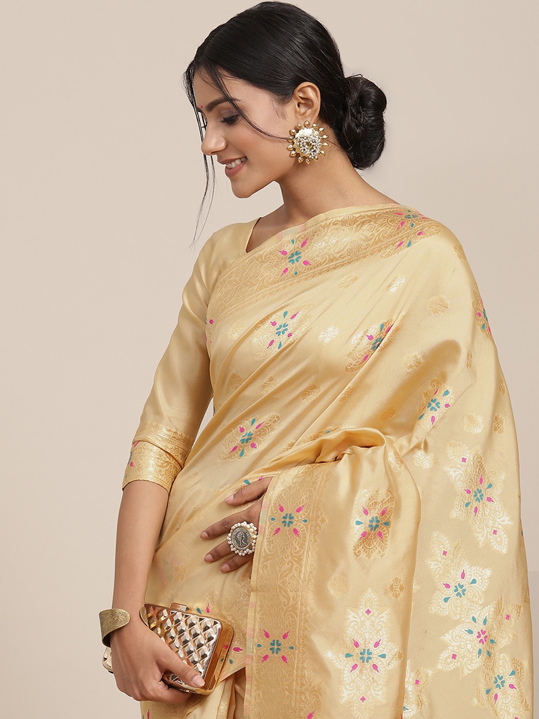 

Somras Beige & Pink Ethnic Motifs Zari Silk Blend Banarasi Saree