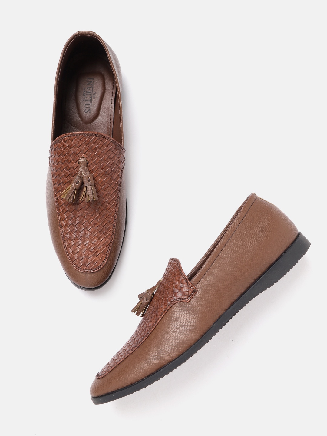 

INVICTUS Men Tan Brown Woven Design Formal Loafers with Tassels