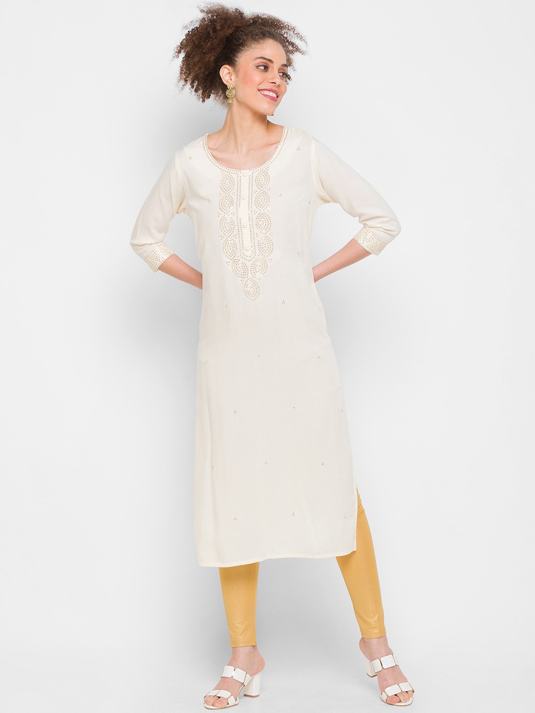 

ZOLA Women White Embroidered Chikankari Kurta