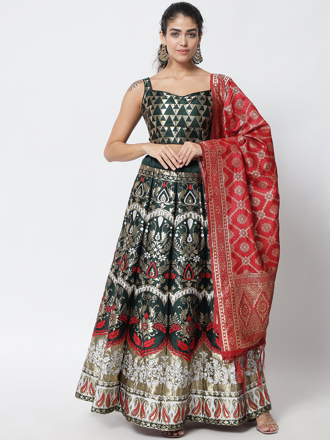 

DIVASTRI Green & Red Semi-Stitched Lehenga & Unstitched Blouse With Dupatta