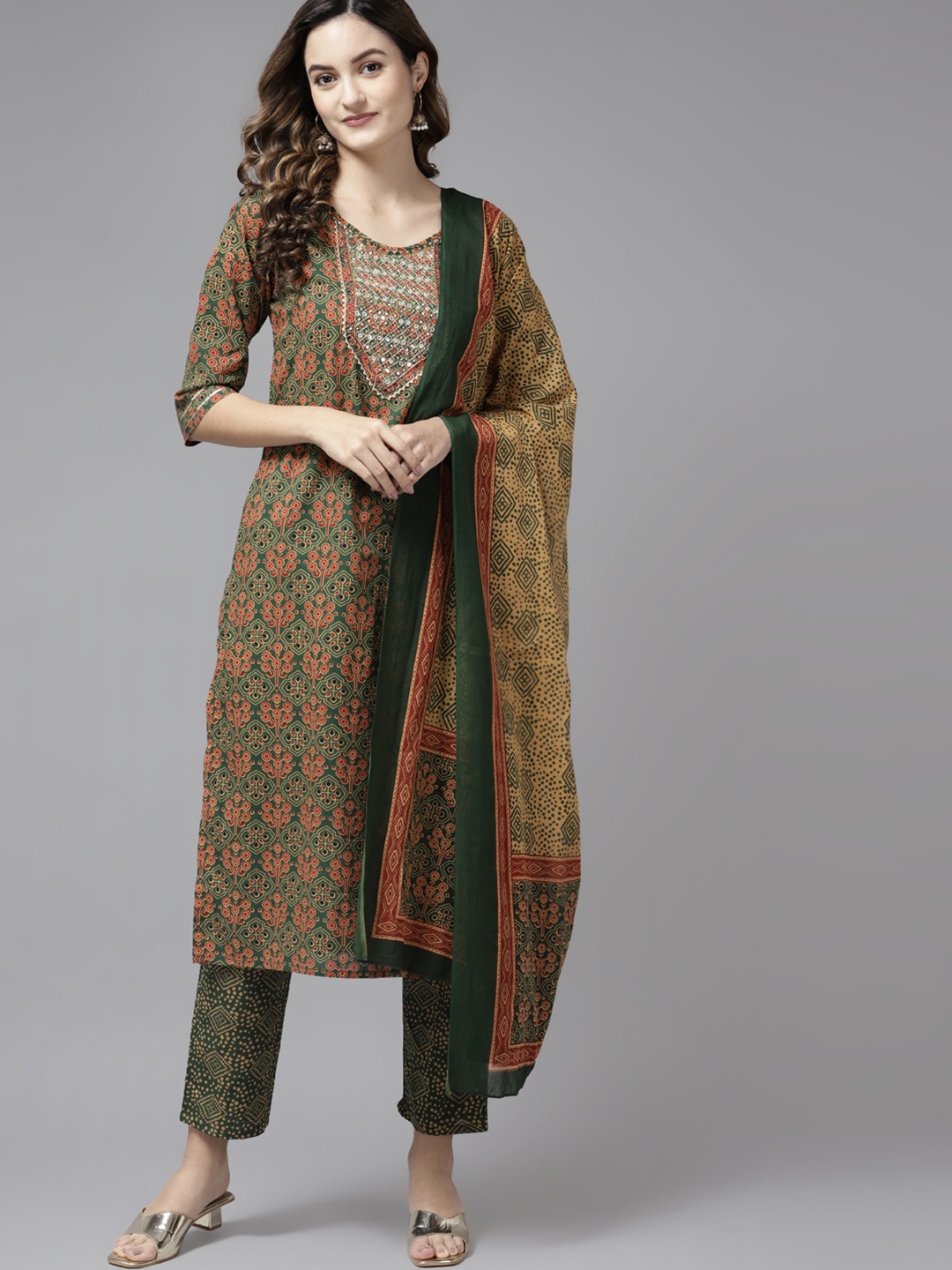 

Yufta Women Olive Green Ethnic Motifs Printed Cotton Kurta with Trousers & With Dupatta