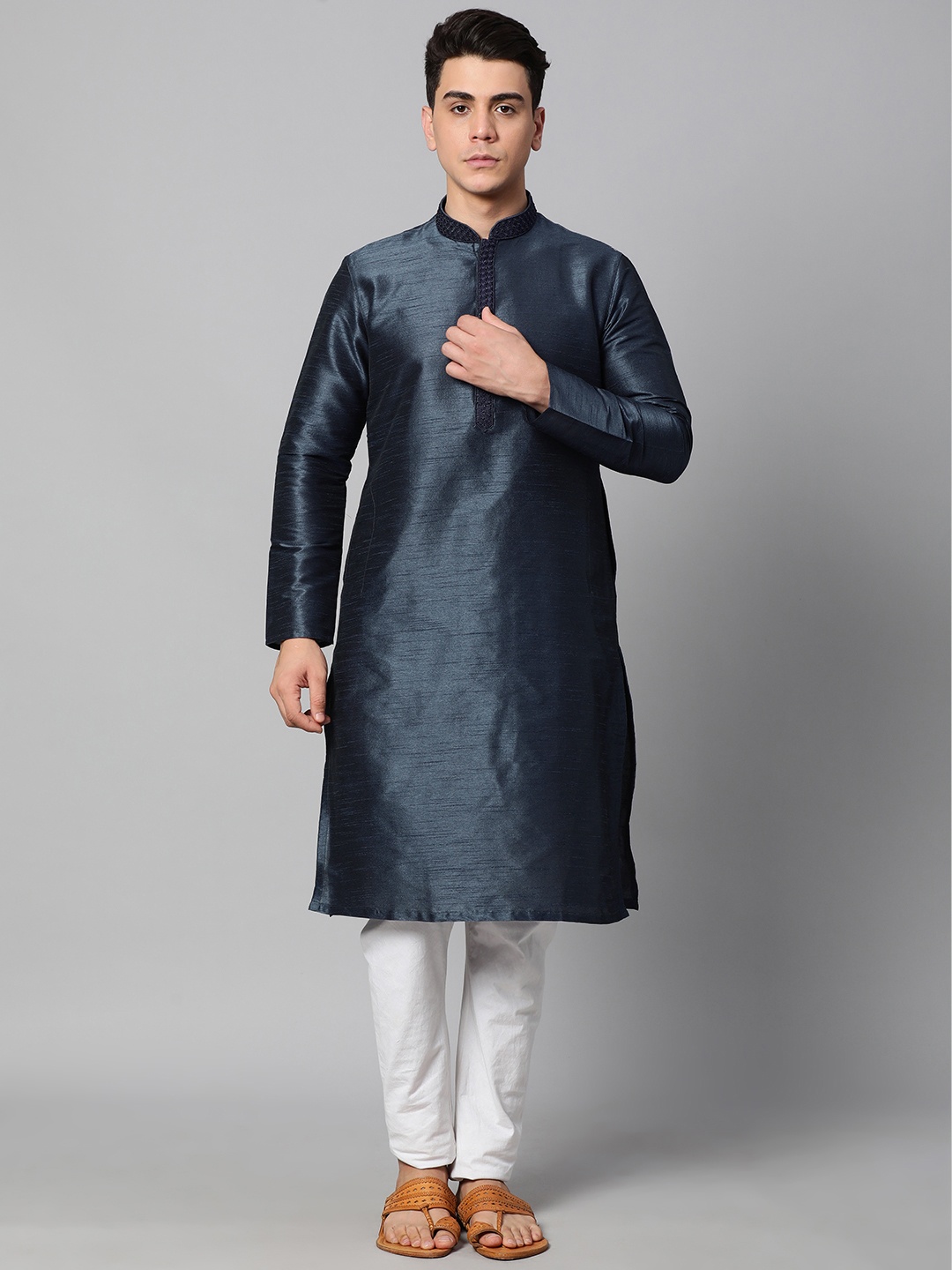 

Manthan Men Navy Blue Dupion Silk Solid Kurta