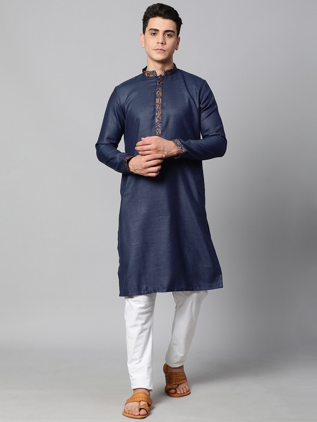 

Manthan Men Blue Solid Kurta