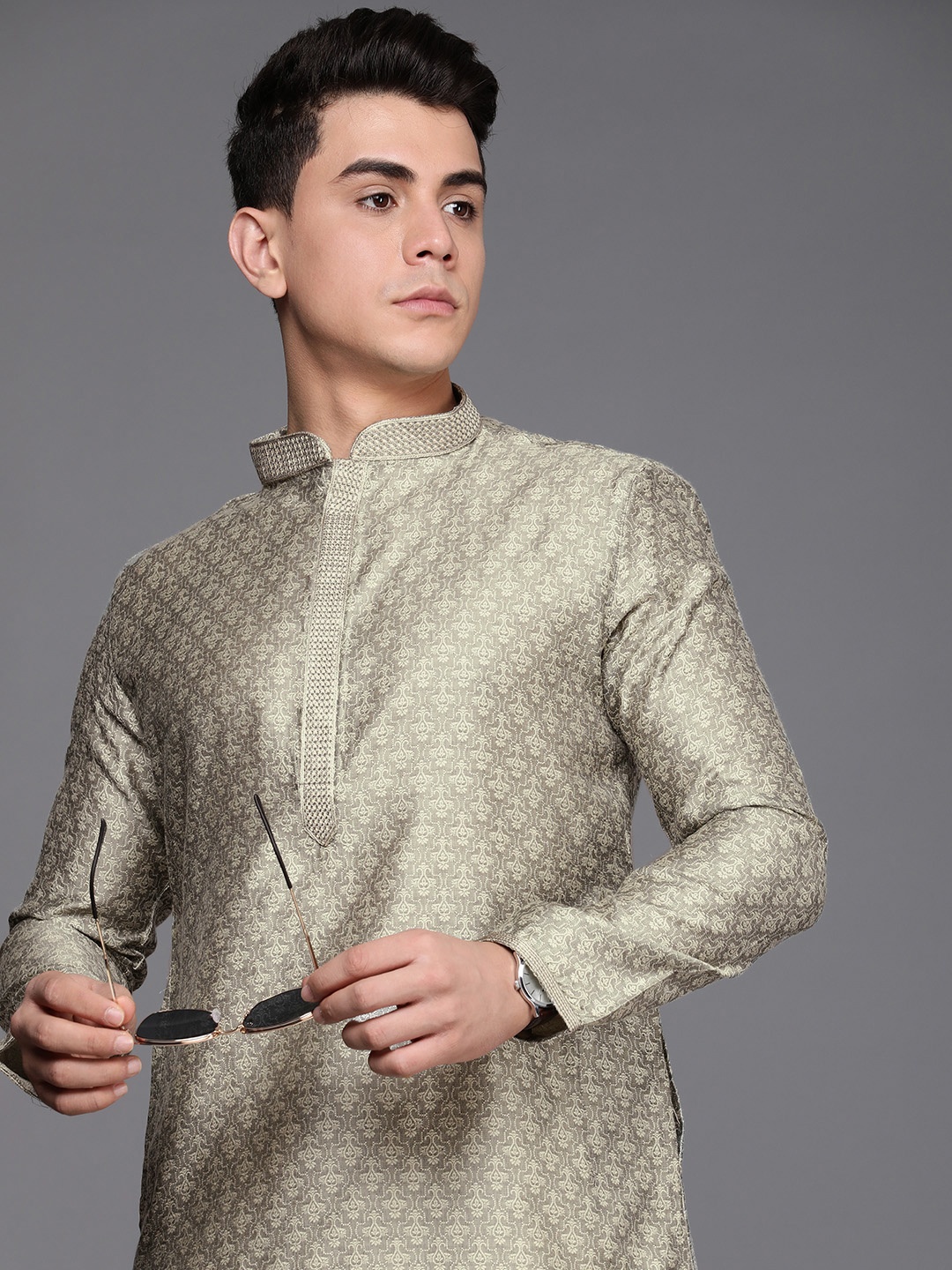 

Manyavar Men Grey Jacquard Kurta with Churidar