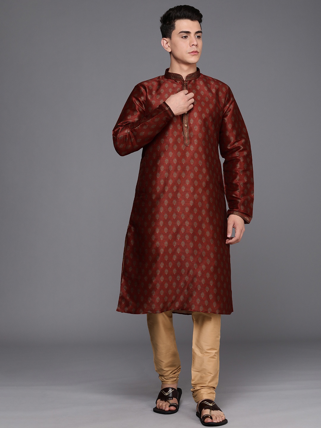 

Manyavar Men Maroon Ethnic Motifs Printed Kurta with Pyjamas