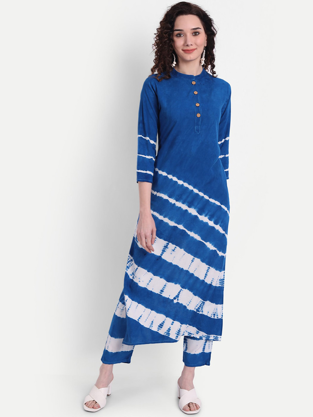 

PNEHA Women Blue Dyed Kurti with Trousers