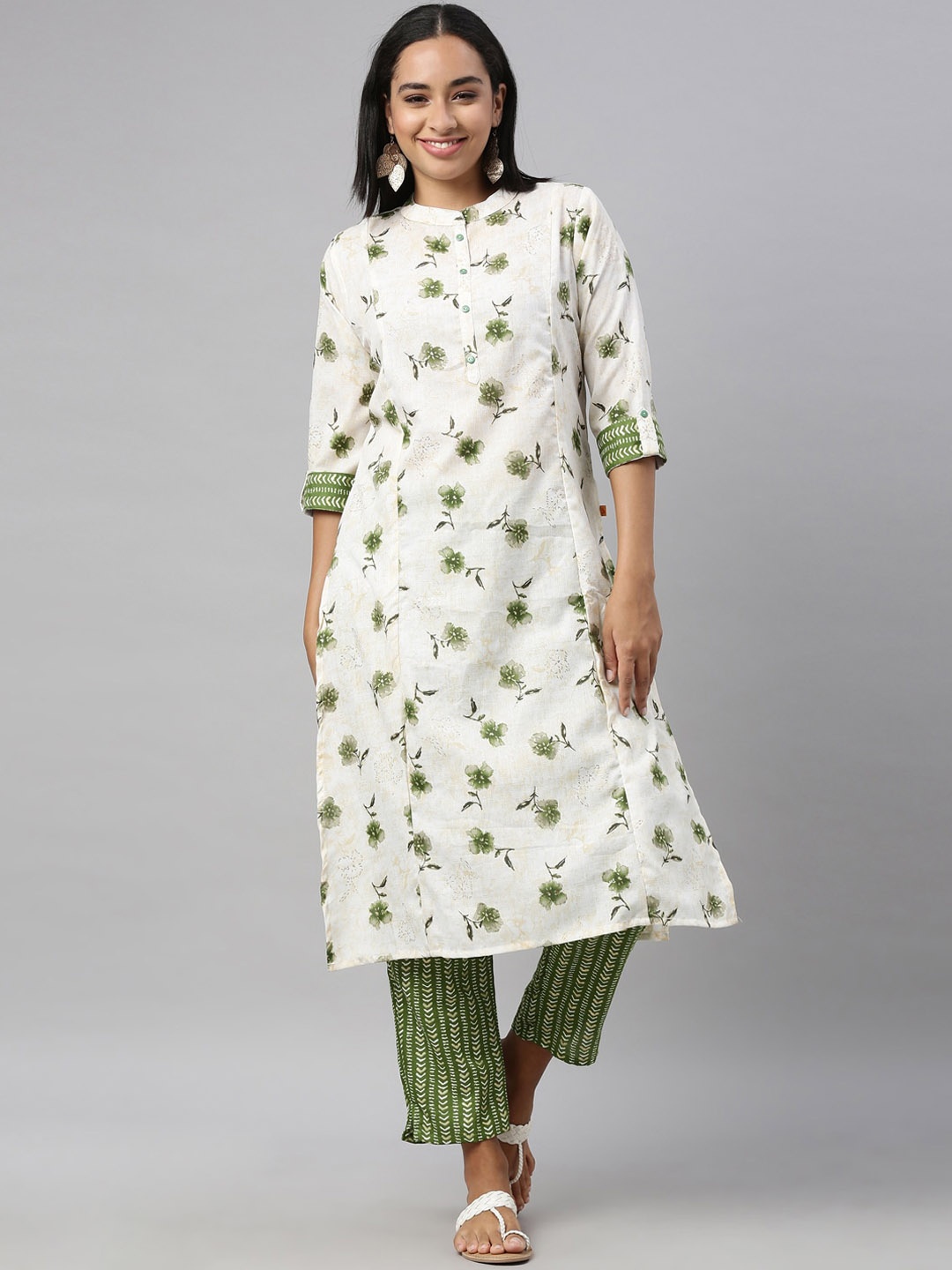 

Nahara Women Green Floral Printed Pleated Kurta Set