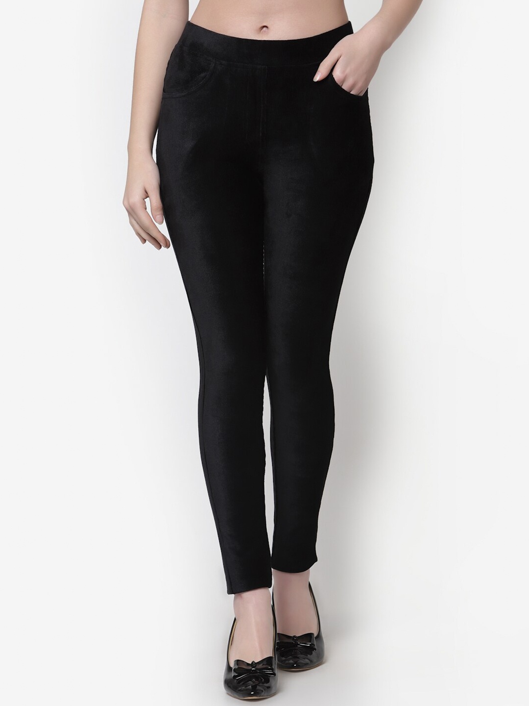 

Westwood Women Black Solid Skinny-Fit Jeggings