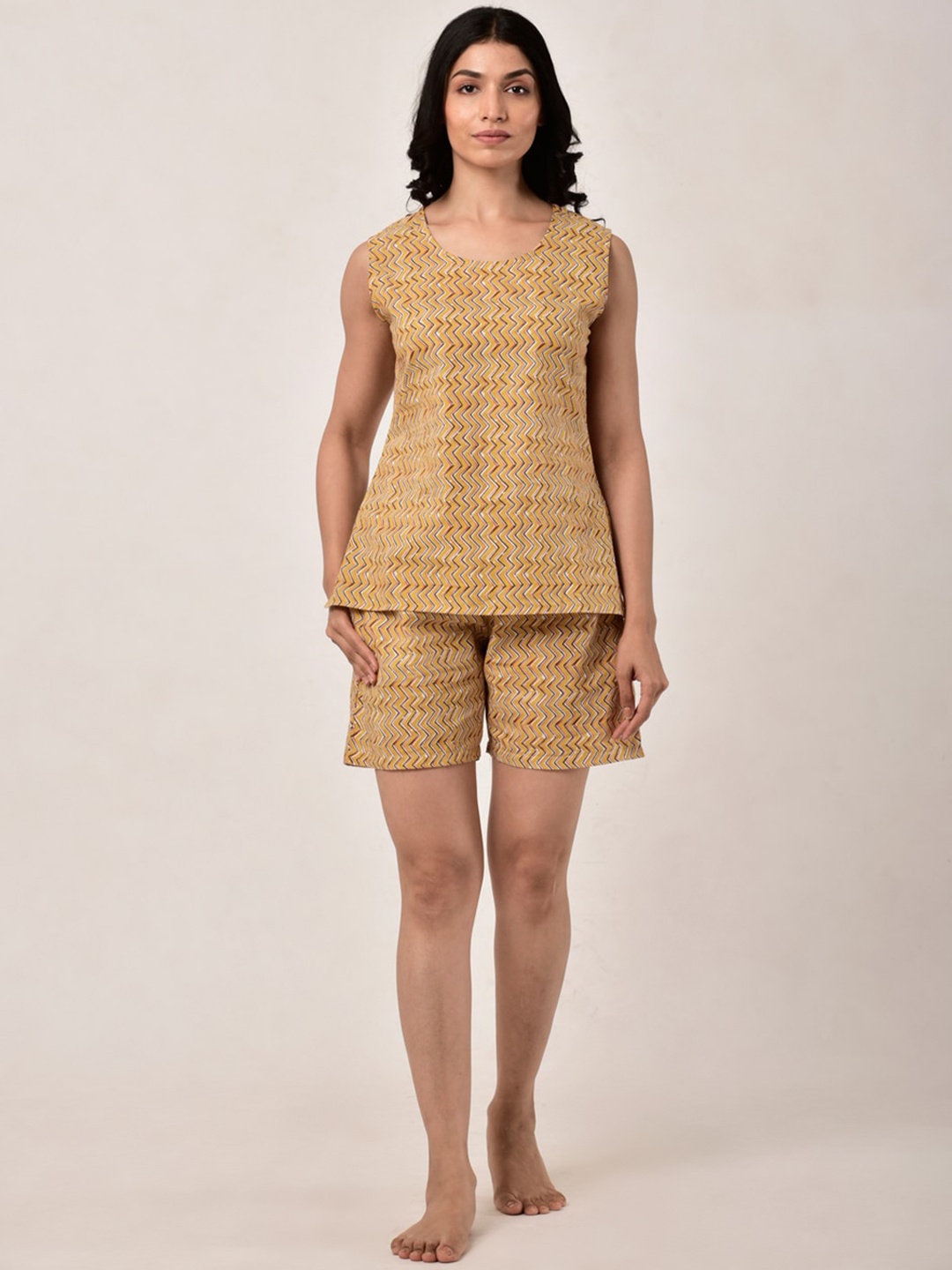 

Ikk Kudi by Seerat Women Yellow Printed Cotton Night suit
