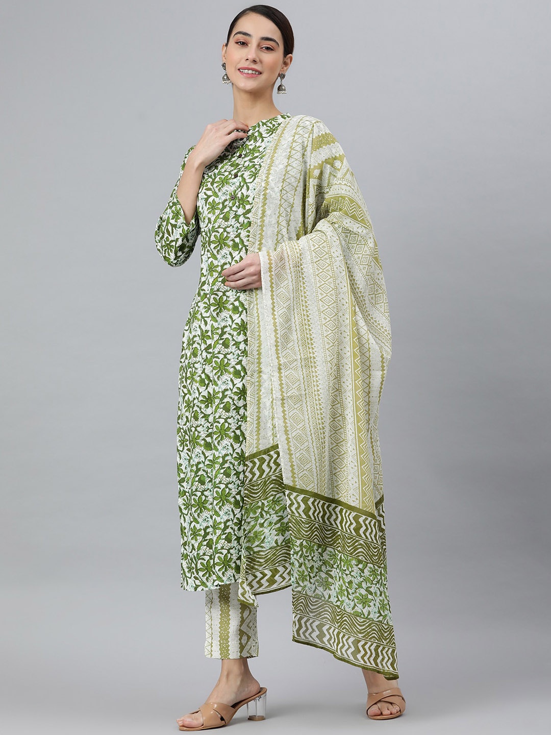 

Janasya Women Green Rayon Floral Print Kurta with Pant and Dupatta