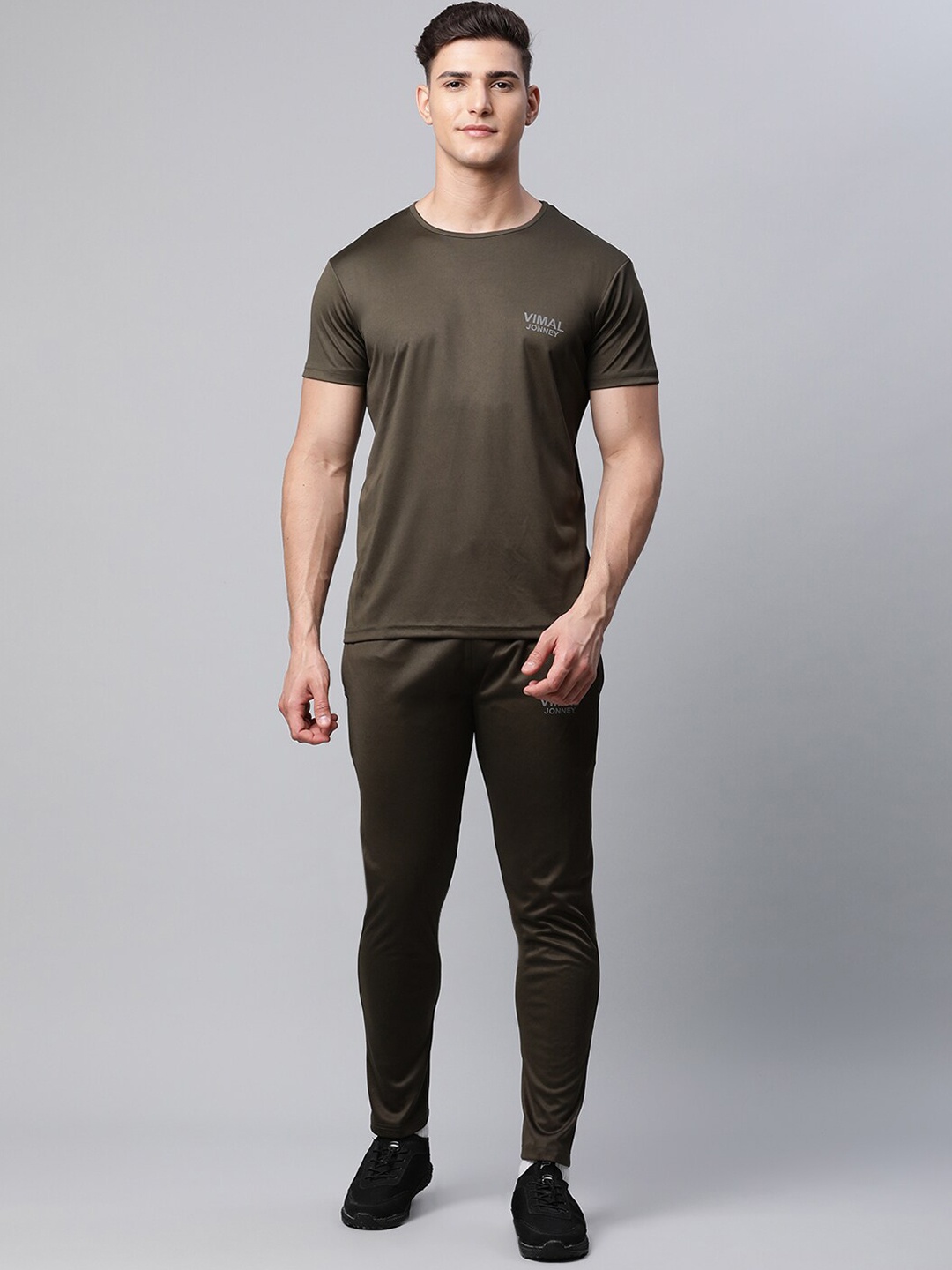 

MACK JONNEY JONNEY Men Olive Green Solid Tracksuits