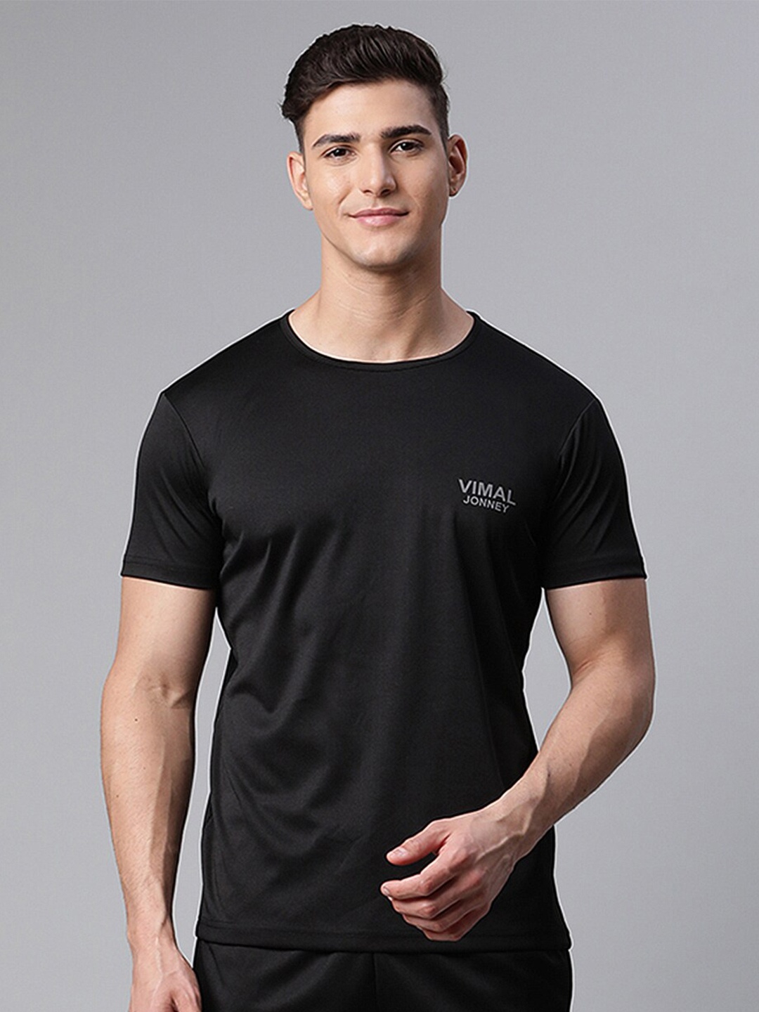 

VIMAL JONNEY Men Black Solid T-shirt