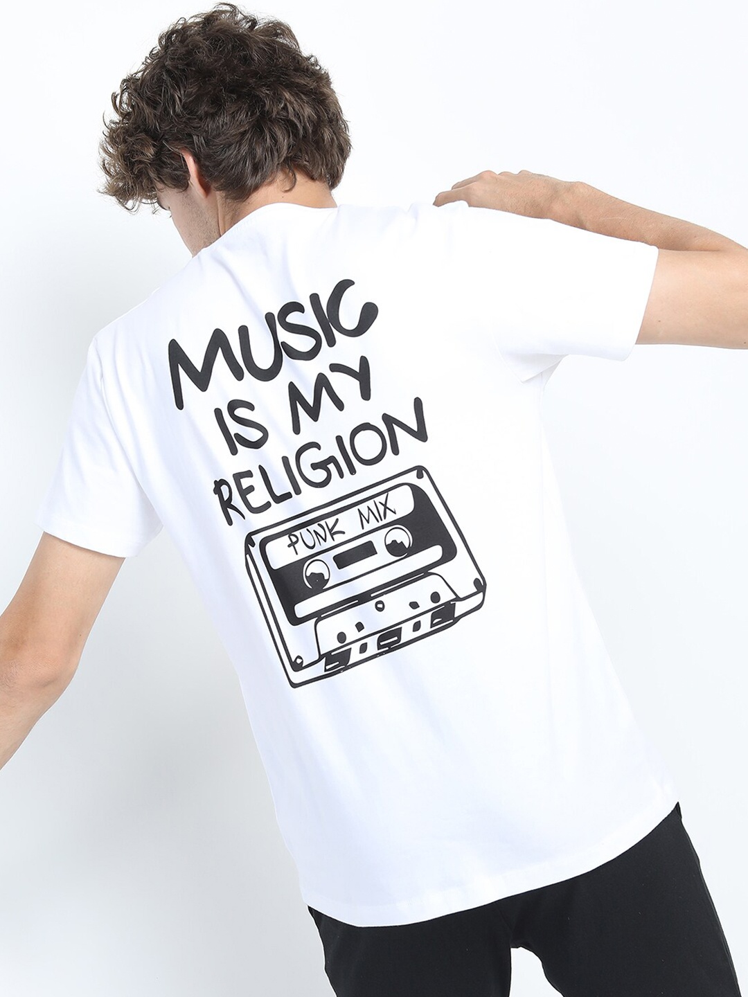 

KETCH Men White & Black Typography Printed Slim Fit T-shirt