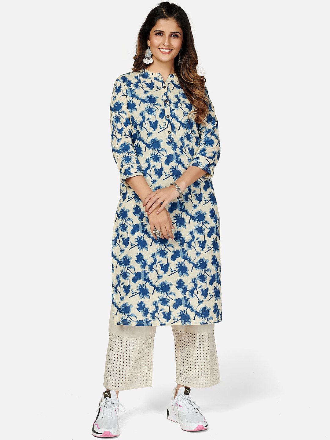 

KALINI Women Blue Paisley Printed Thread Work Kurta
