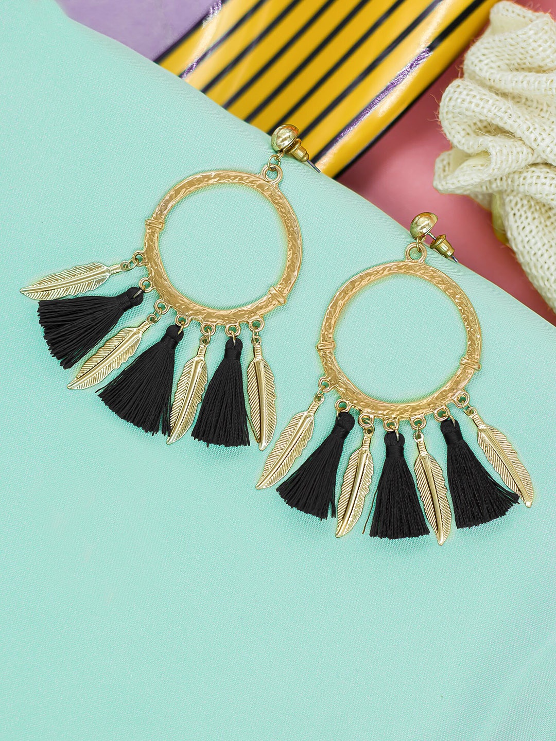 

Bellofox Black Circular Drop Earrings