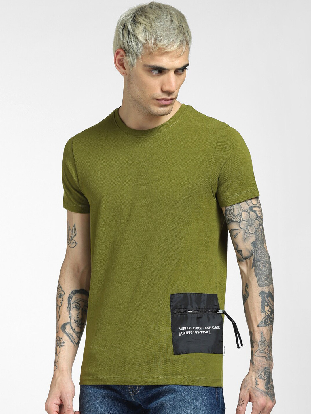 

Jack & Jones Men Olive Green Solid Pocket Detail Cotton T-shirt