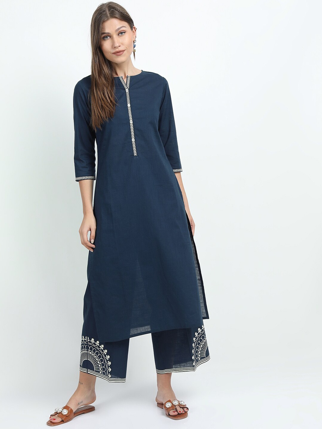 

Vishudh Women Navy Blue Solid Pure Cotton Kurti with Trousers