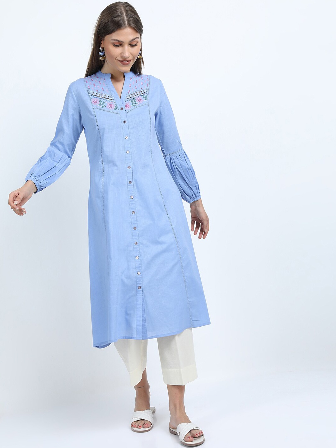 

Vishudh Women Blue Thread Work Straight Kurta
