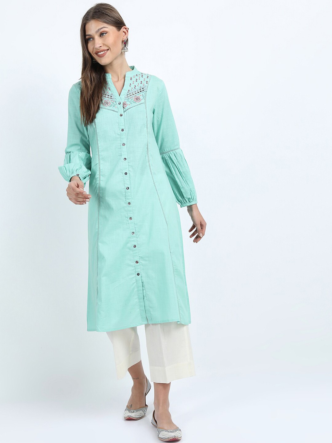 

Vishudh Women Green Floral Embroidered Cotton Kurta