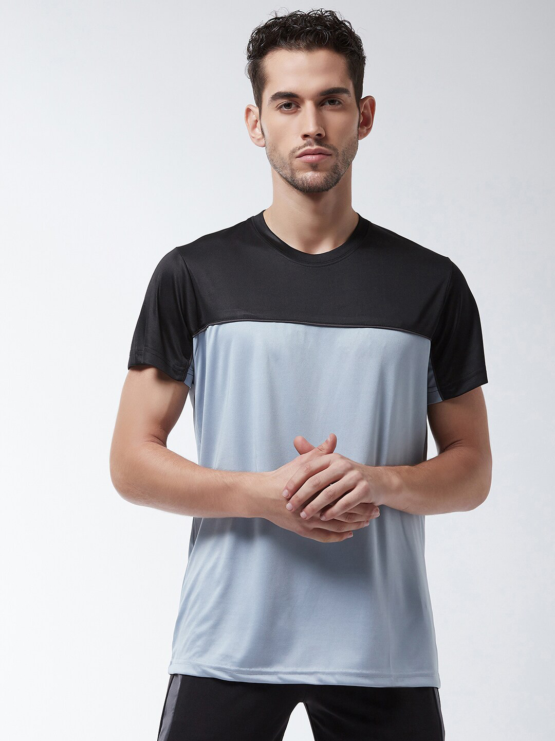 

Rick Masch Men Grey & Black Colourblocked T-shirt
