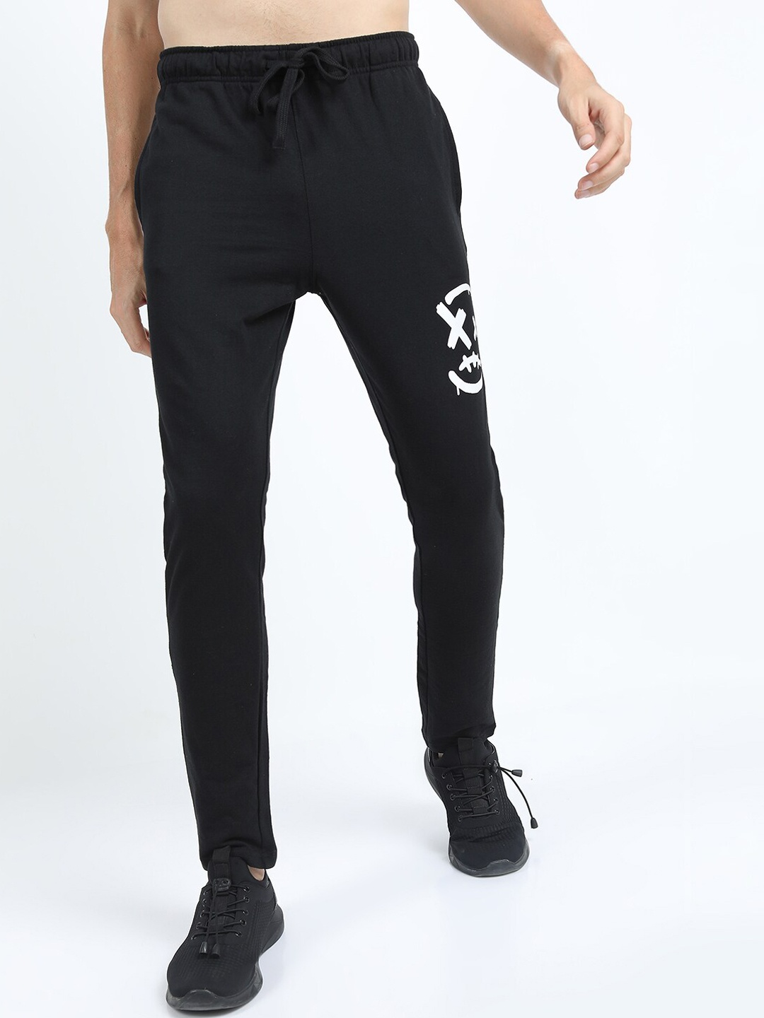 

HIGHLANDER Men Black Solid Slim-Fit Track Pant