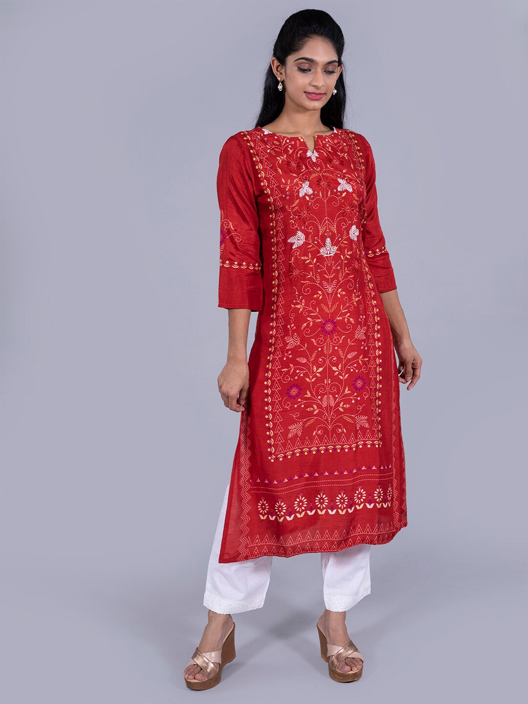 

taruni Women Red Floral Embroidered Kurta