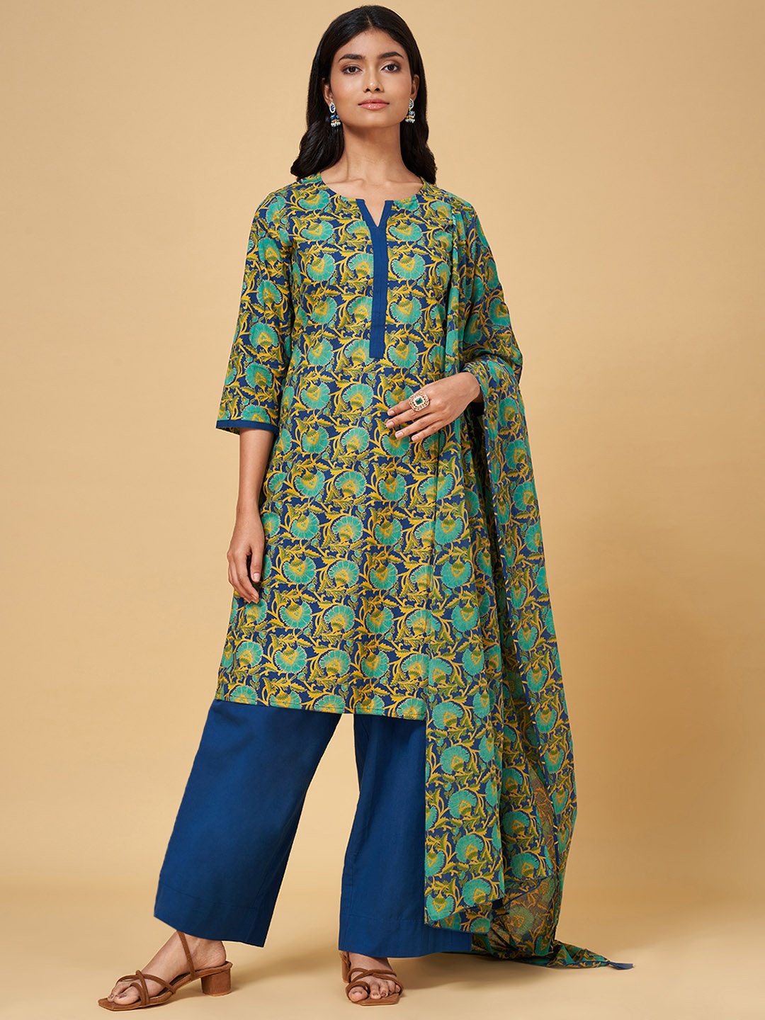

RANGMANCH BY PANTALOONS Women Teal Floral Printed Pure Cotton Kurti with Trousers & With Dupatta