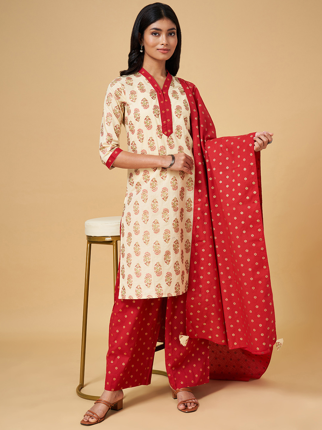 

RANGMANCH BY PANTALOONS Women Beige Ethnic Motifs Printed Pure Cotton Kurti with Palazzos & With Dupatta