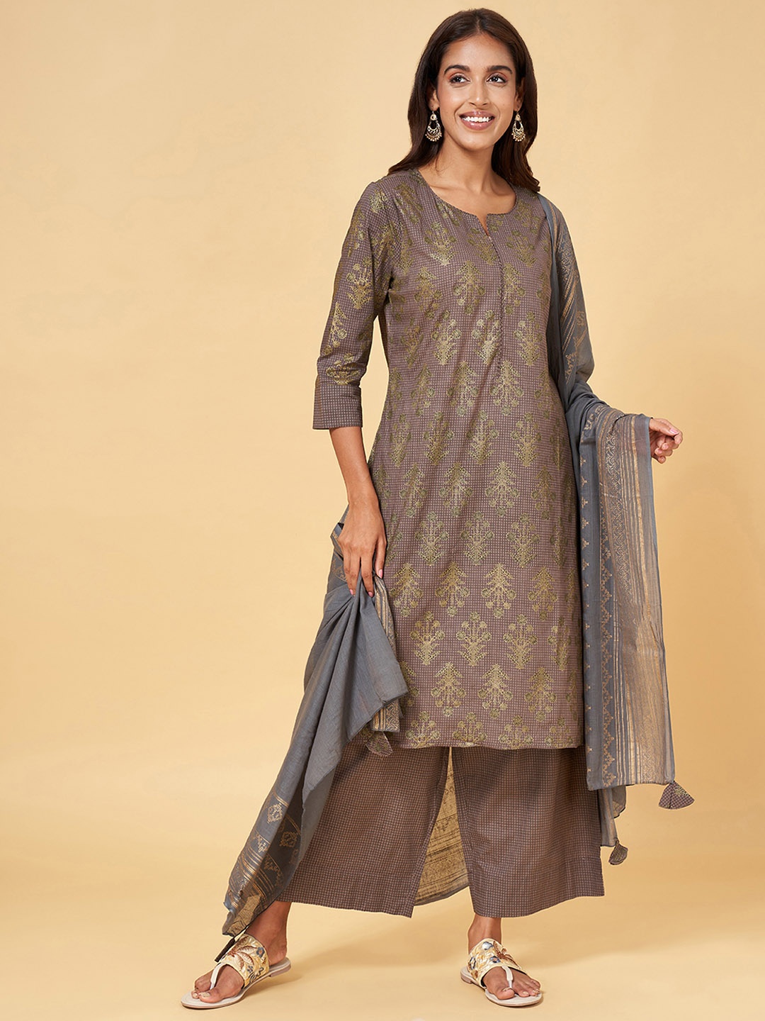 

RANGMANCH BY PANTALOONS Women Charcoal Printed Pure Cotton Kurta with Trousers & With Dupatta