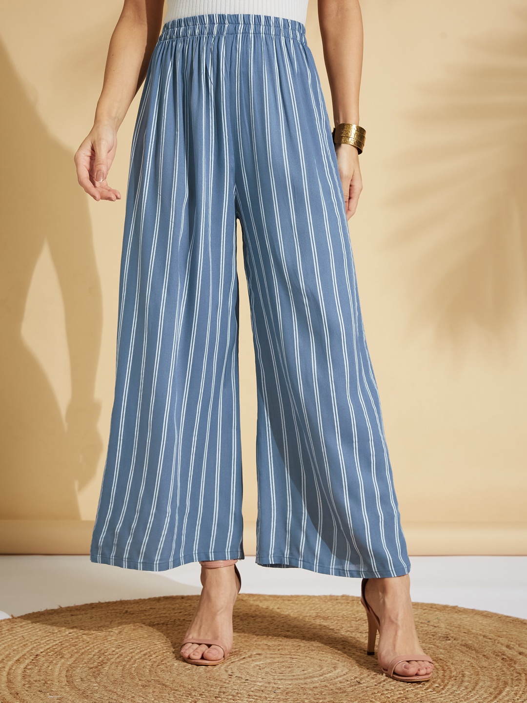 

Fabclub Women Grey & White Printed Palazzos