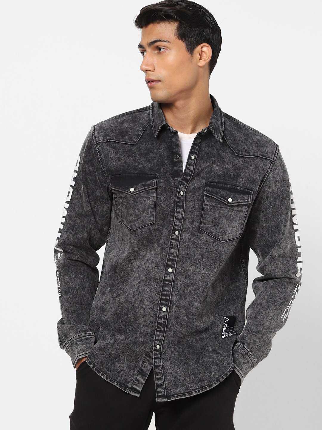 

Street Armor by Pantaloons Men Black Faded Casual Shirt