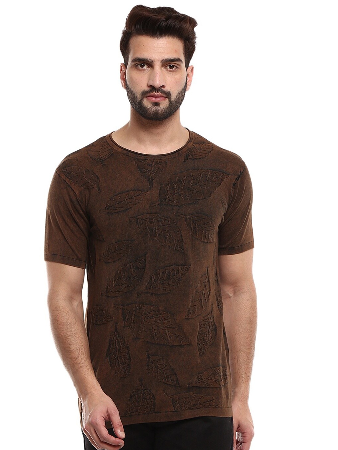 

V-Mart Men Brown Floral Printed Slim Fit T-shirt